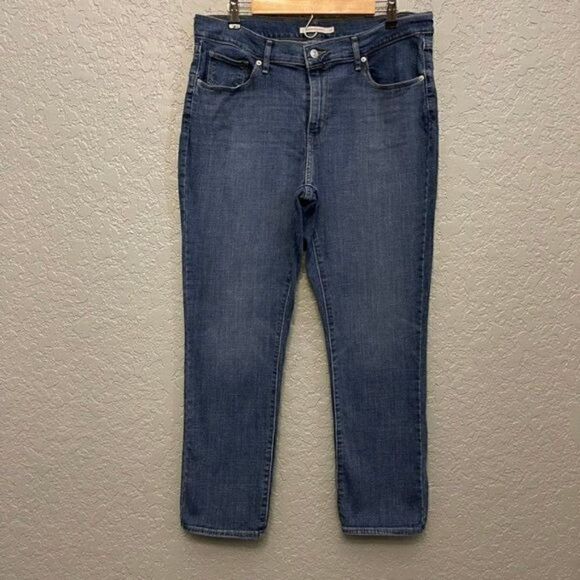 Levi's Women's Classic Straight Jeans - Picture 1 of 10